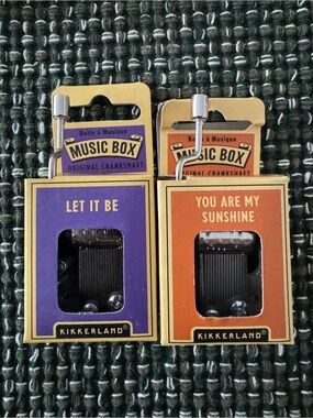 NWT Kikkerland Hand Crank Music Boxes